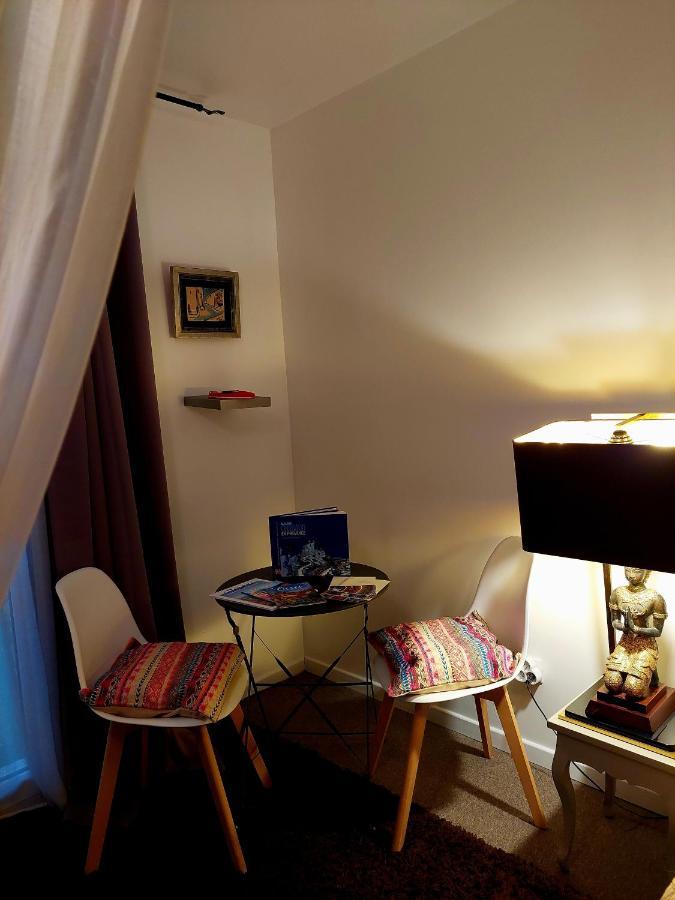 Bed and Breakfast Les Jardins D'Eleusis Murs  Exterior foto